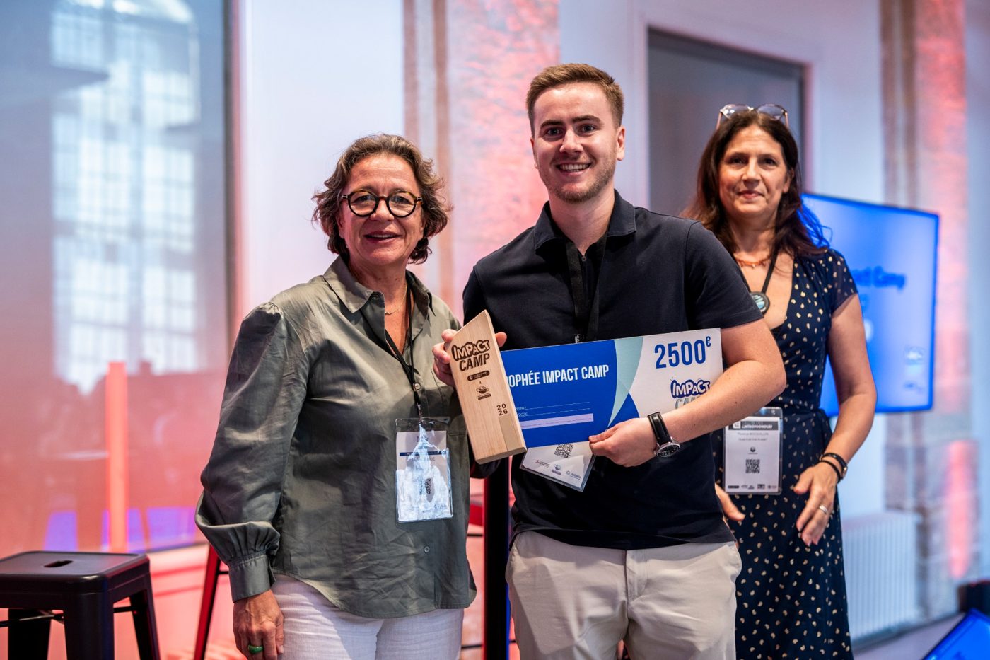 Remise du trophée Impact Camp 2026 à Ozmosia